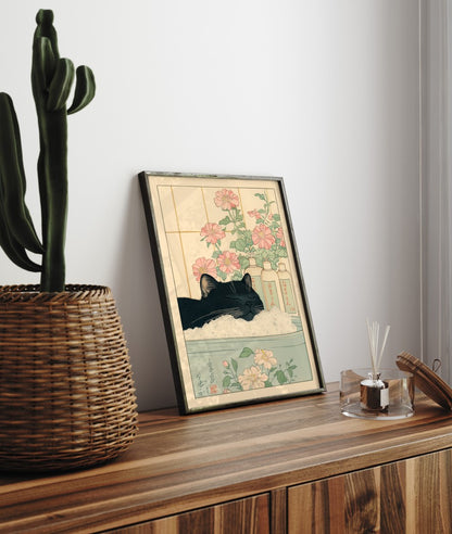 Chat noir japonais détendu dans la baignoire